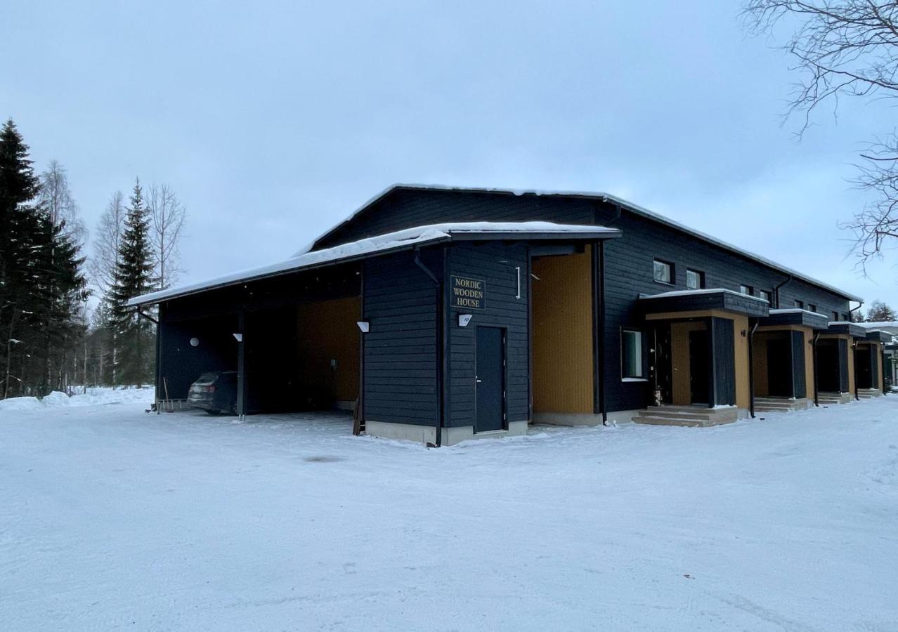 ロヴァニエミNordic Wooden Houseアパートメント エクステリア 写真