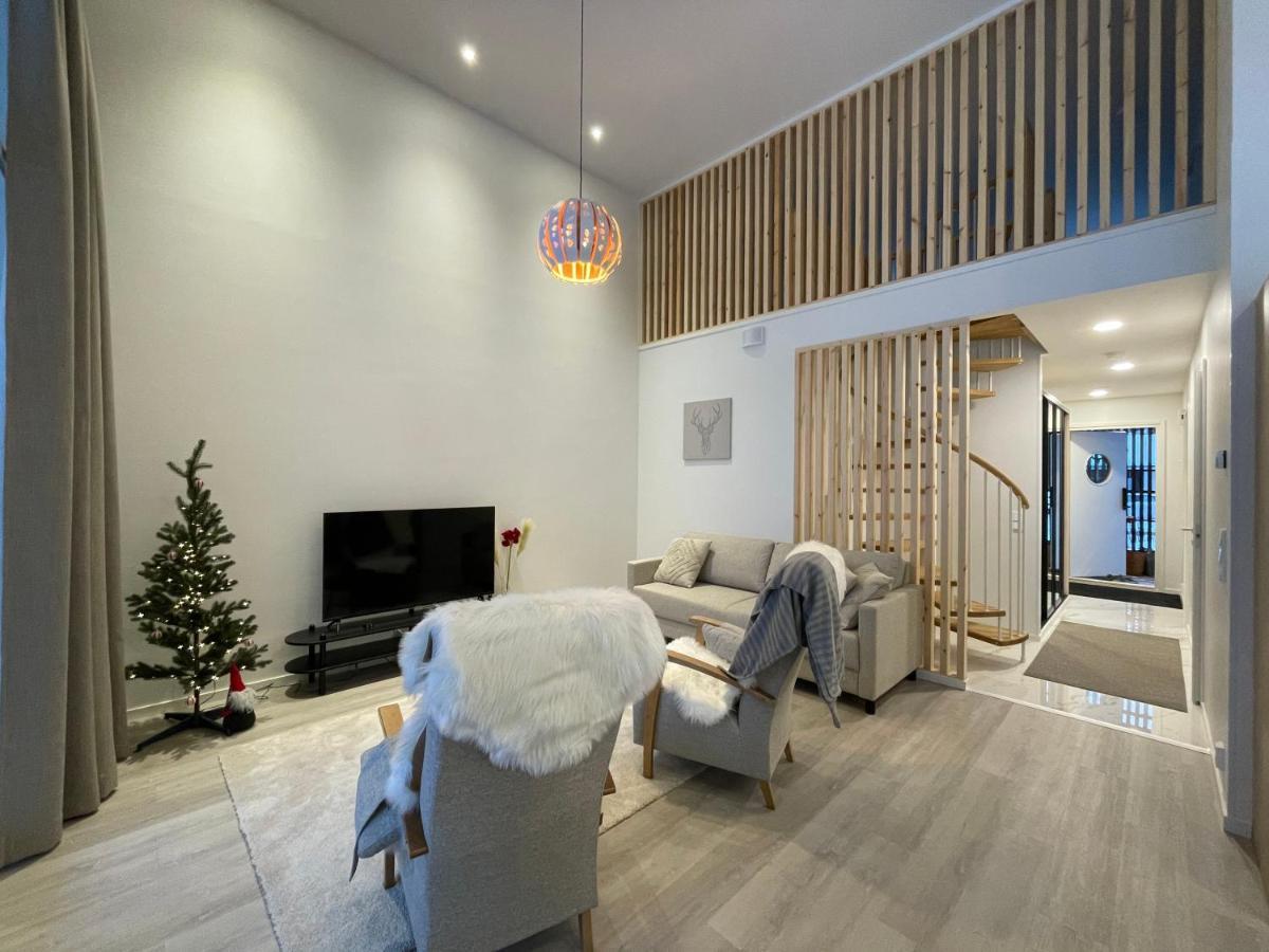 ロヴァニエミNordic Wooden Houseアパートメント エクステリア 写真